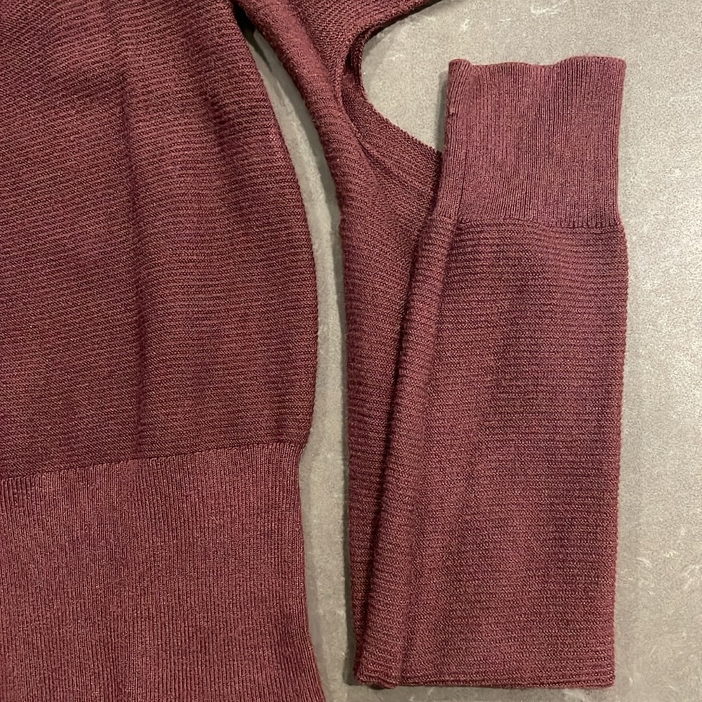 Express Cut-Out Sweater Small - Picture 3 of 12